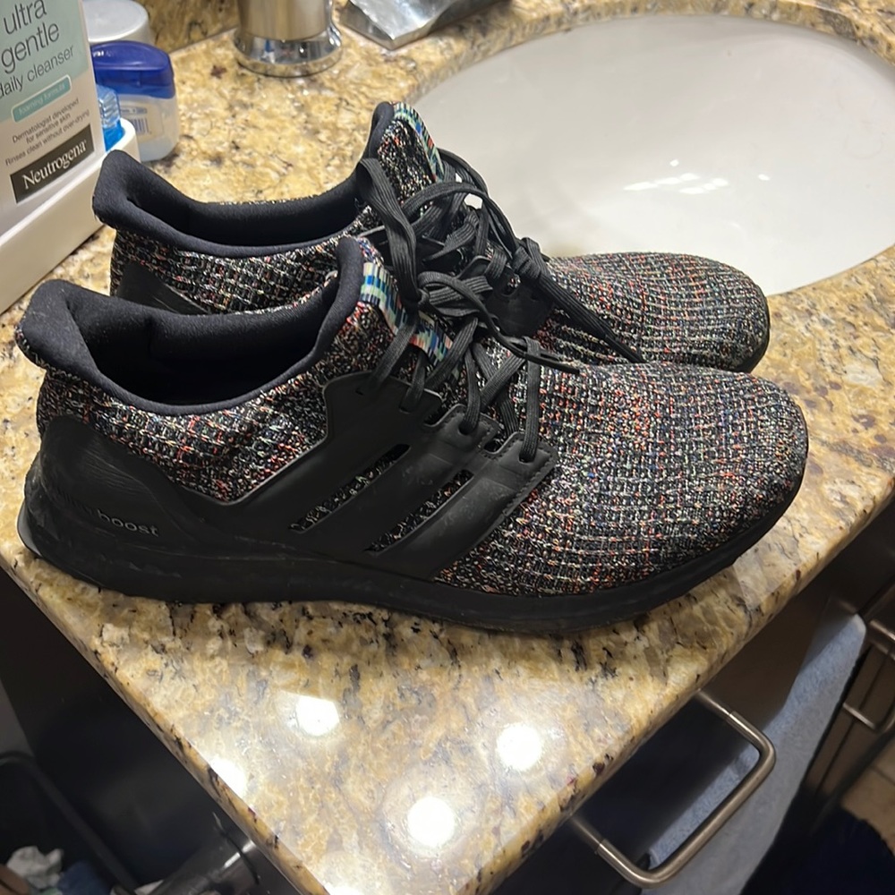 I’m very good condition size 11.5 if you have any questions feel free to ask